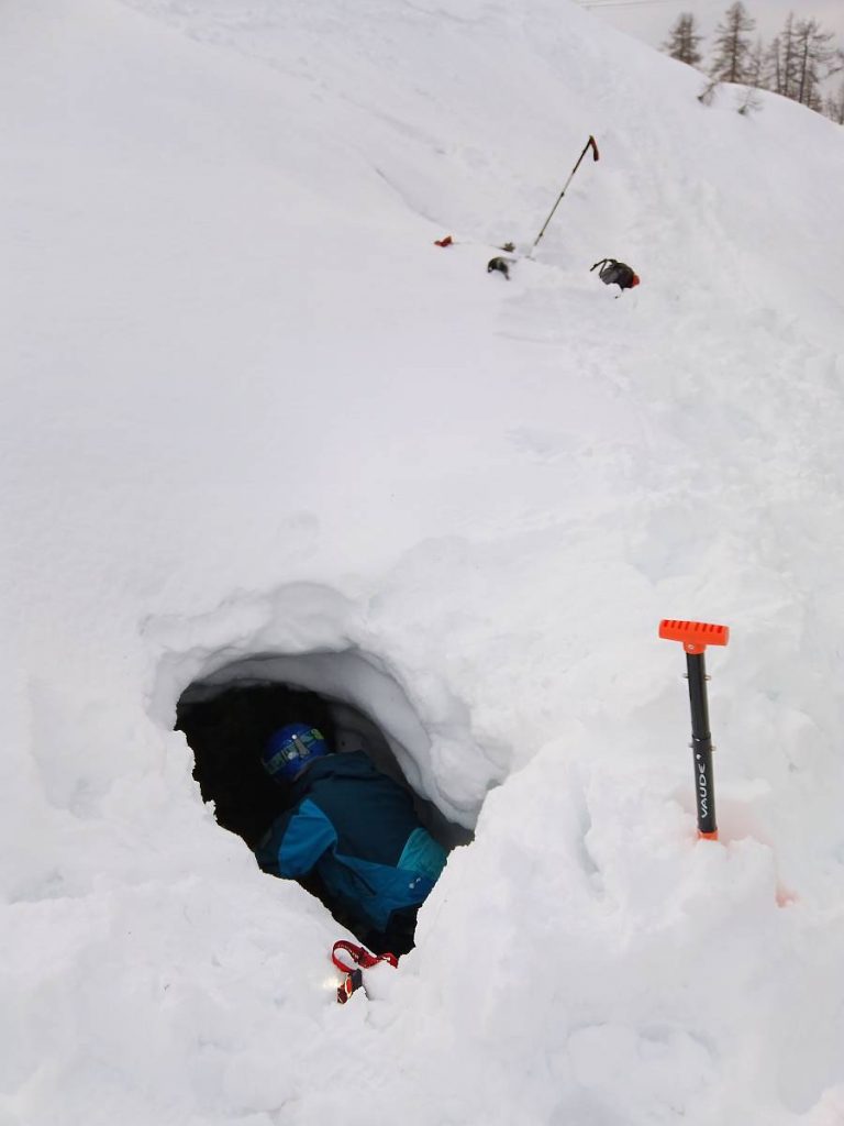 Jeden Winter freigebläsen - aber nur eine 15cm breite Spalte