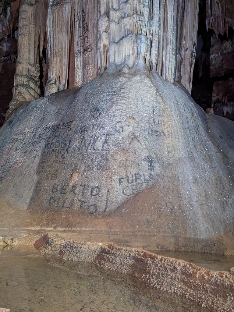Grotta Ternovizza - U-Bahn-Sinterbecken