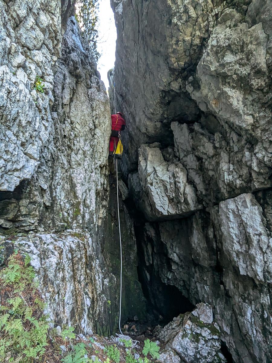 Kleine aber feine Störungshöhle.